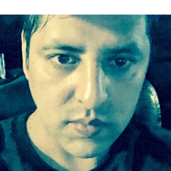 Meet your Posher, Armando sandoval - Picture 6 of 7